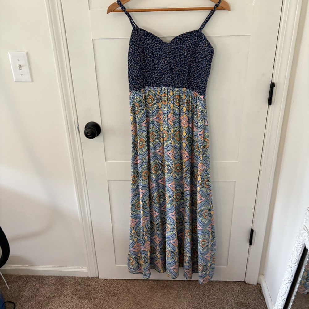 Current Air Contrast Quilted Bodice Maxi Dress In Navy and Multi. Size Small. - Picture 3 of 15